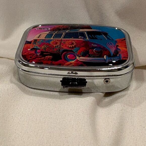 Hippie VW Van Flowers Peace Travel Pill Box 2 Compartment Medicine Pill Case NEW - Picture 3 of 5